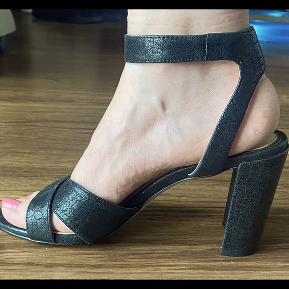 NEW JESSICA SIMPSON BLACK HEELS ANKLE STRAP CLASSIC BLOCK HEEL SZ 5.5 - Picture 2 of 8
